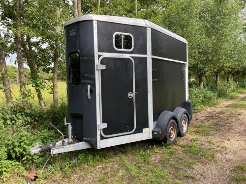 Te Koop: mooie IFOR WILLIAMS paarden trailer voor 2 paarden
