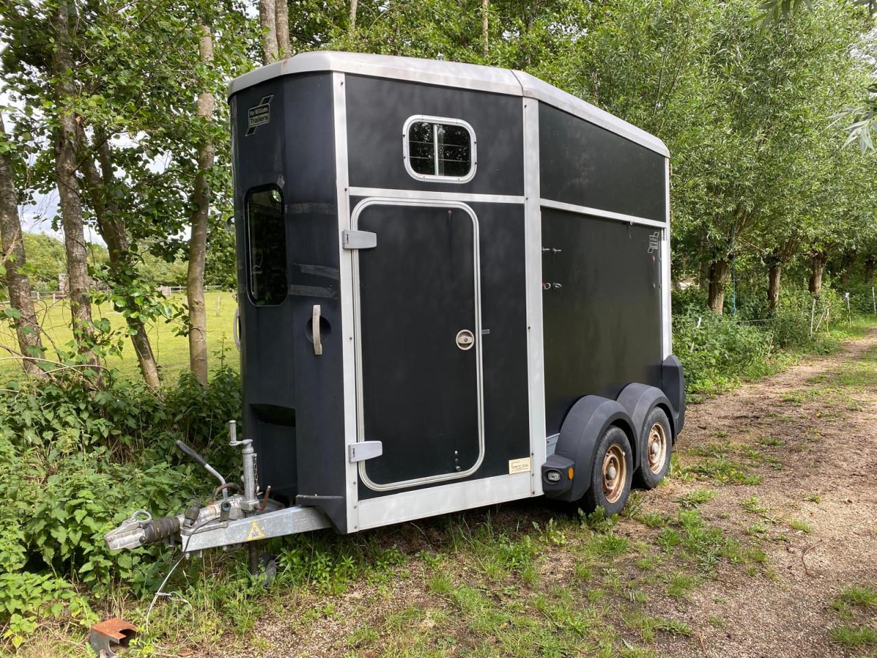 Te Koop: mooie IFOR WILLIAMS paarden trailer voor 2 paarden