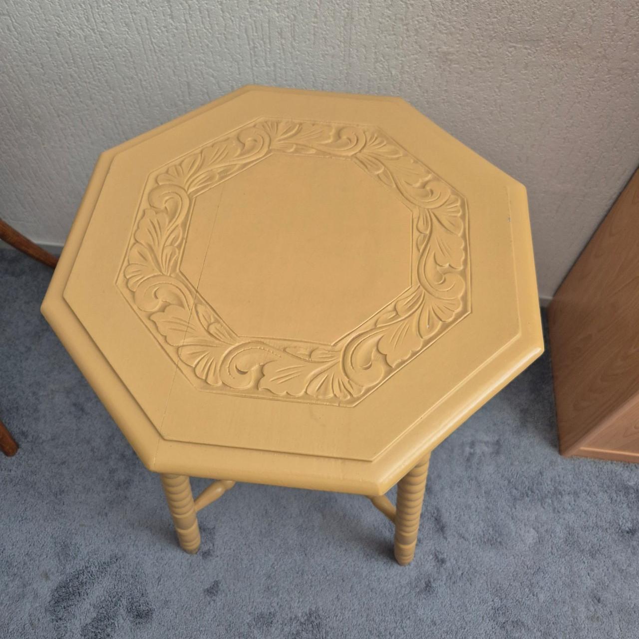 Te koop 2 stoelen en tafel boddin stijl