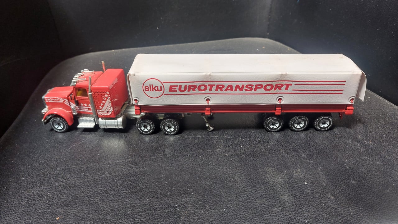 6 miniatuur vrachtauto's