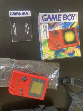 Gameboy rood in doos met tas