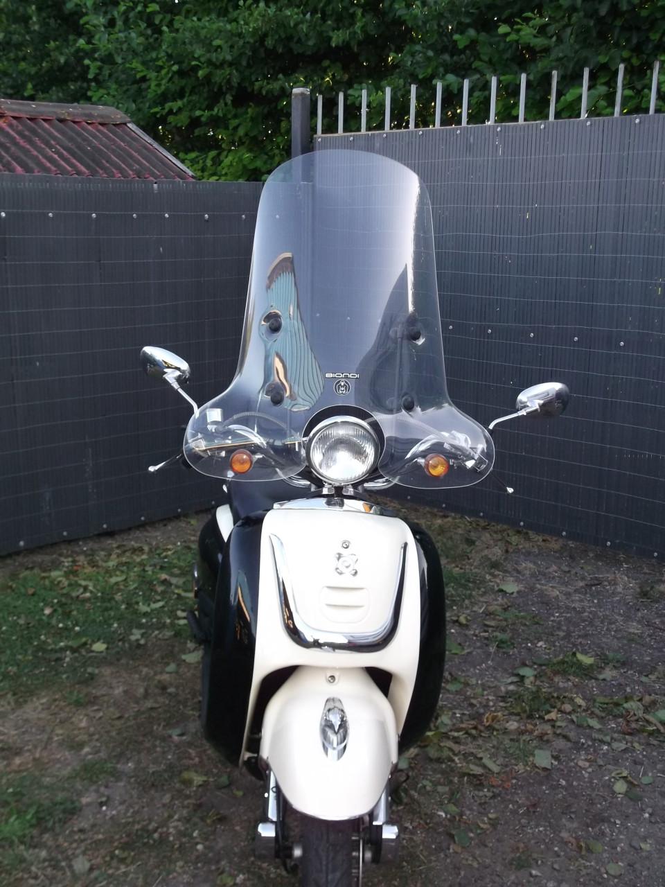 Retro scooter