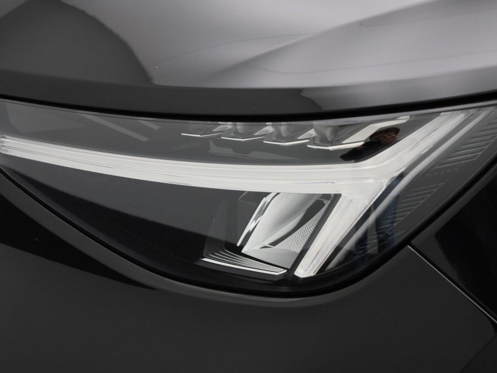 Volvo XC40 recharge core | automaat | lmv | parkeer sensoren | virtual cock