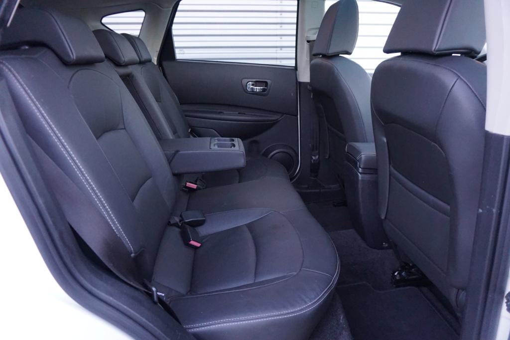 Nissan Qashqai 2.0 tekna climate / navi / cruise / camera / bt / stoelverw.