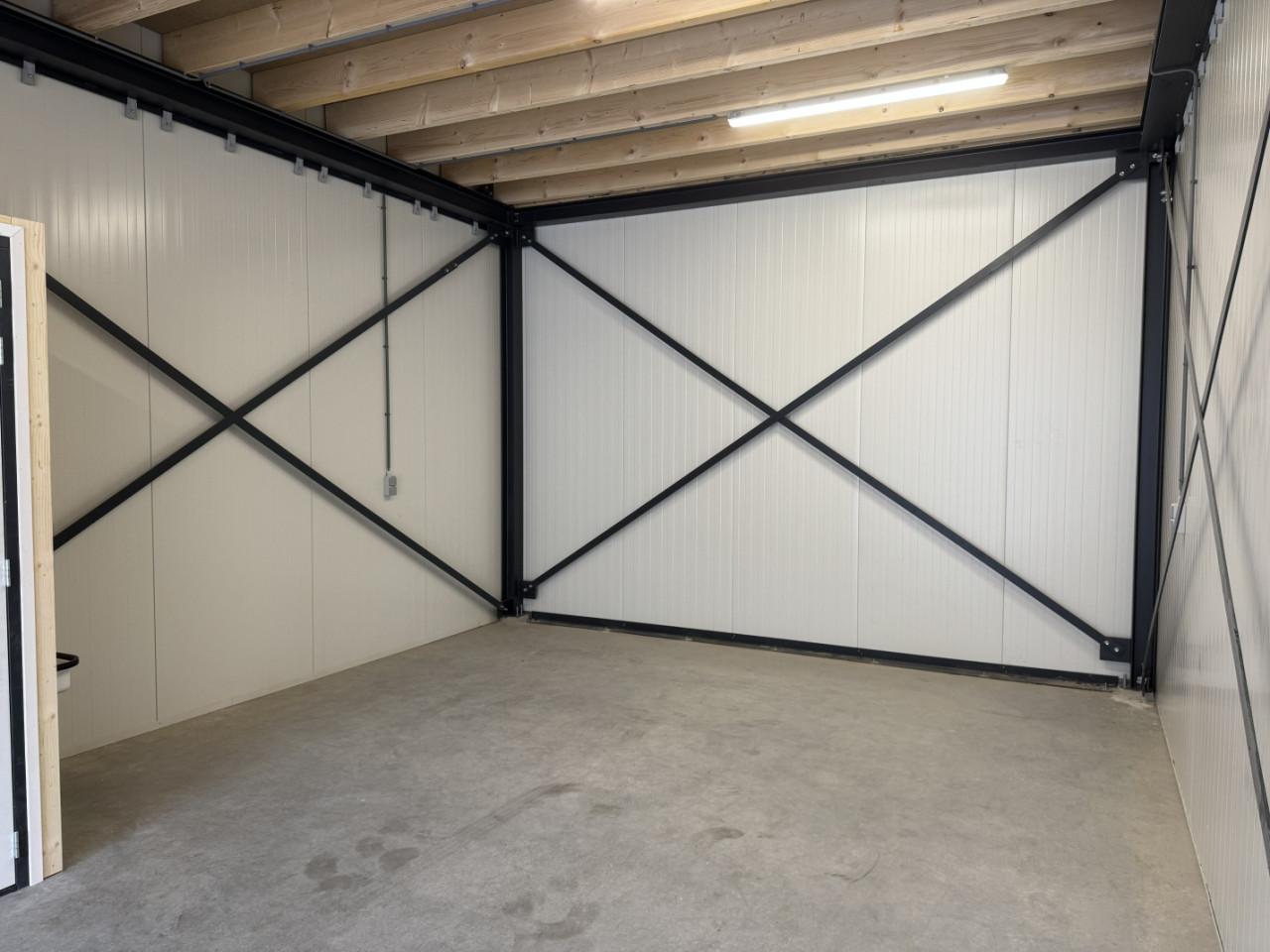 Actie! TE HUUR | bedrijfsunit, Van Doornestraat 9b te Goes
