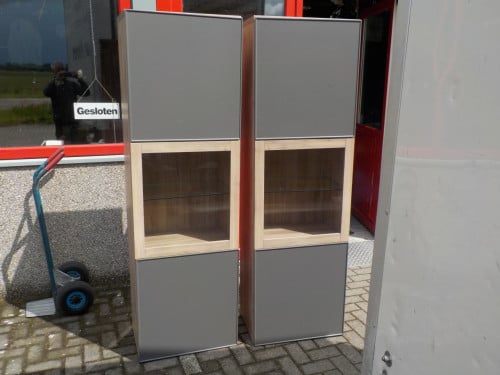 In vrijwel nieuw staat 2 delig wandmeubel opruimprijs 95 euro