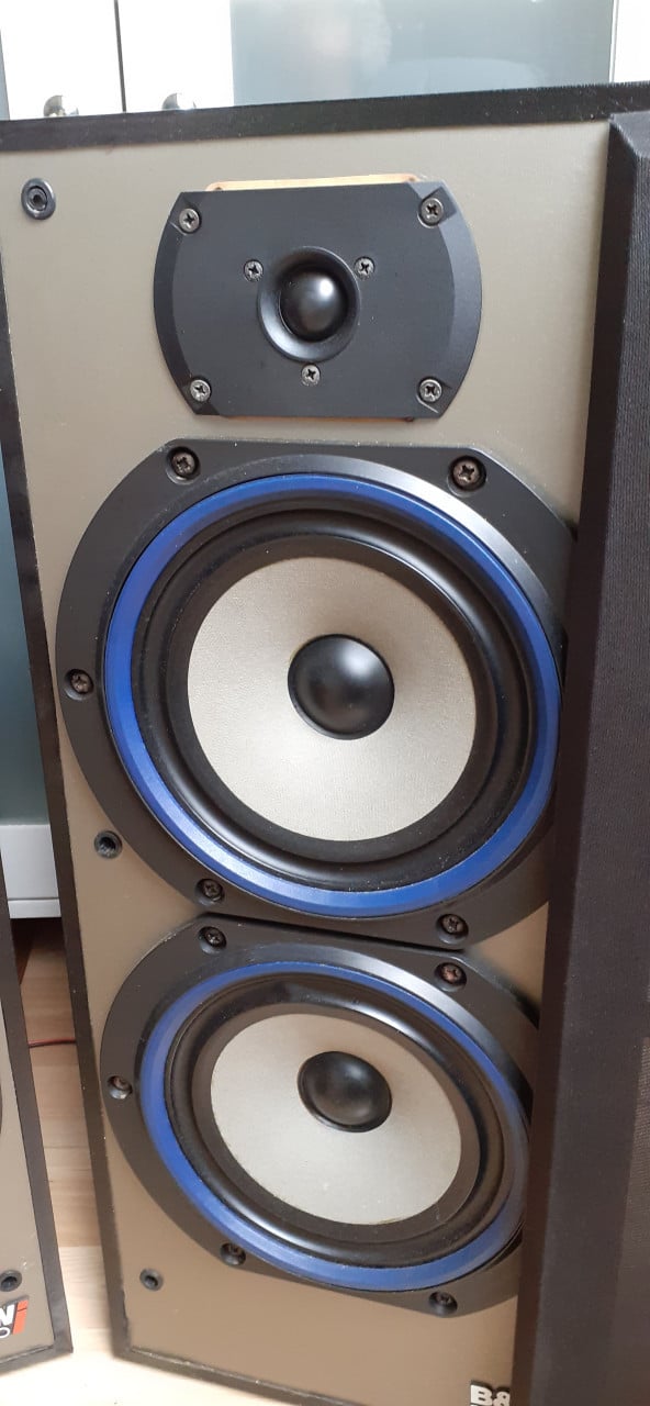 2 stuks B&W 220i vintage speakers