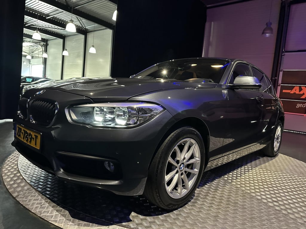 BMW 1 Serie 116i executive *pdcv&a*navi*trekhaak*