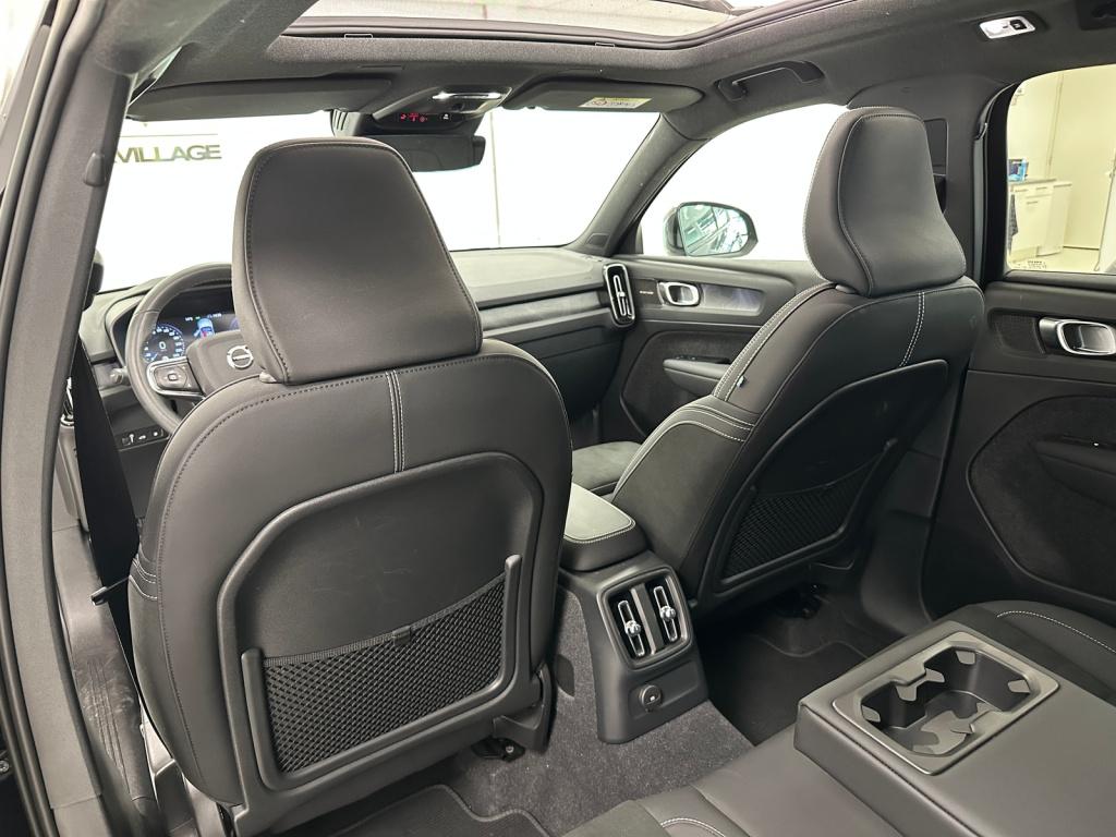 Volvo XC40 1.5 t4 plug-in hybrid ultimate dark | trekhaak | panoramadak | h