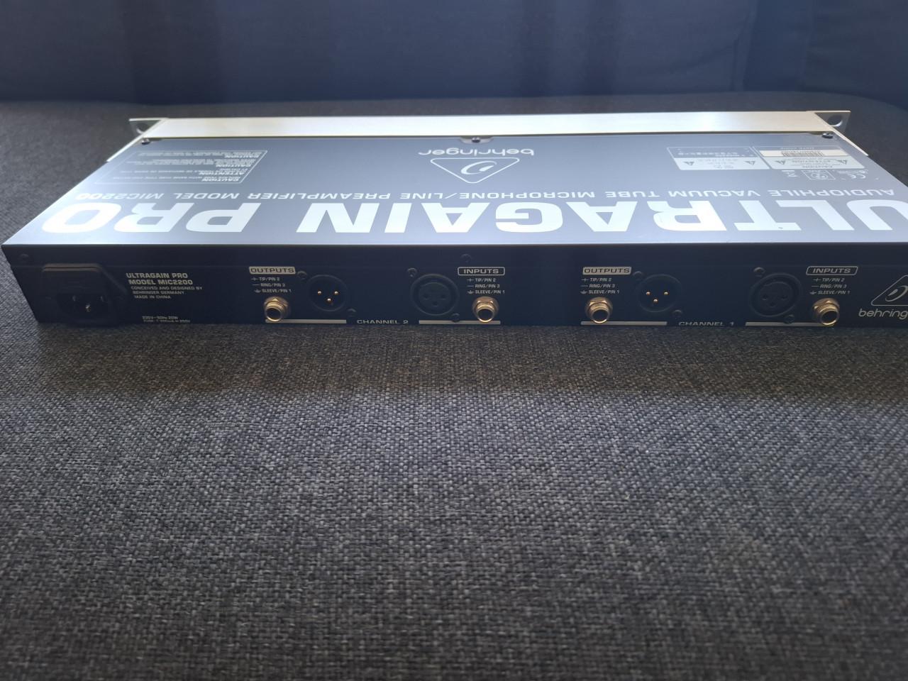 Ultragain Pro mic2200