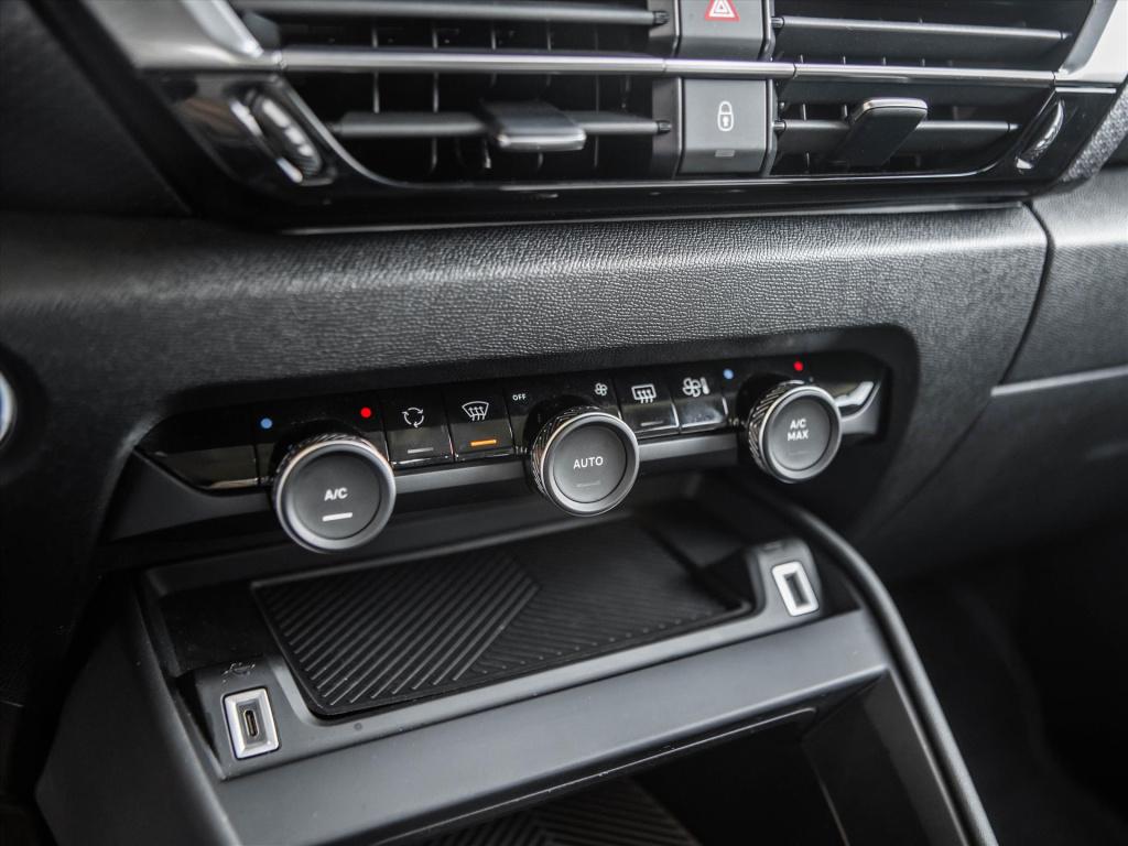 Citroen C4 1.2 puretech 130pk shine automaat | hud | camera | navigatie | p