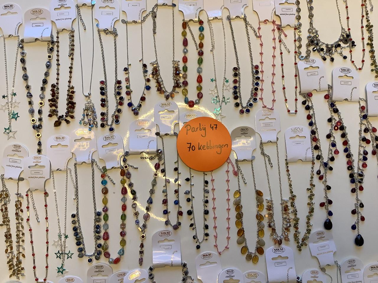 Partij mooie MKM Design kettingen.   (Partij 47)