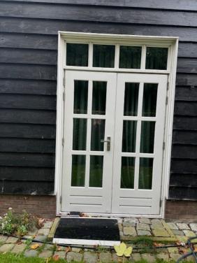 2 hardhouten tuindeuren met dubbel glas