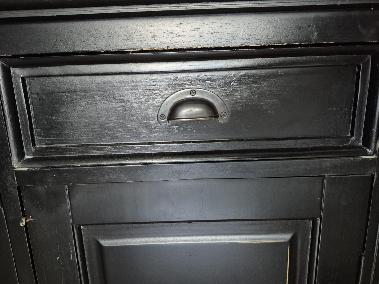 Zwart houten Dressoir *de koning