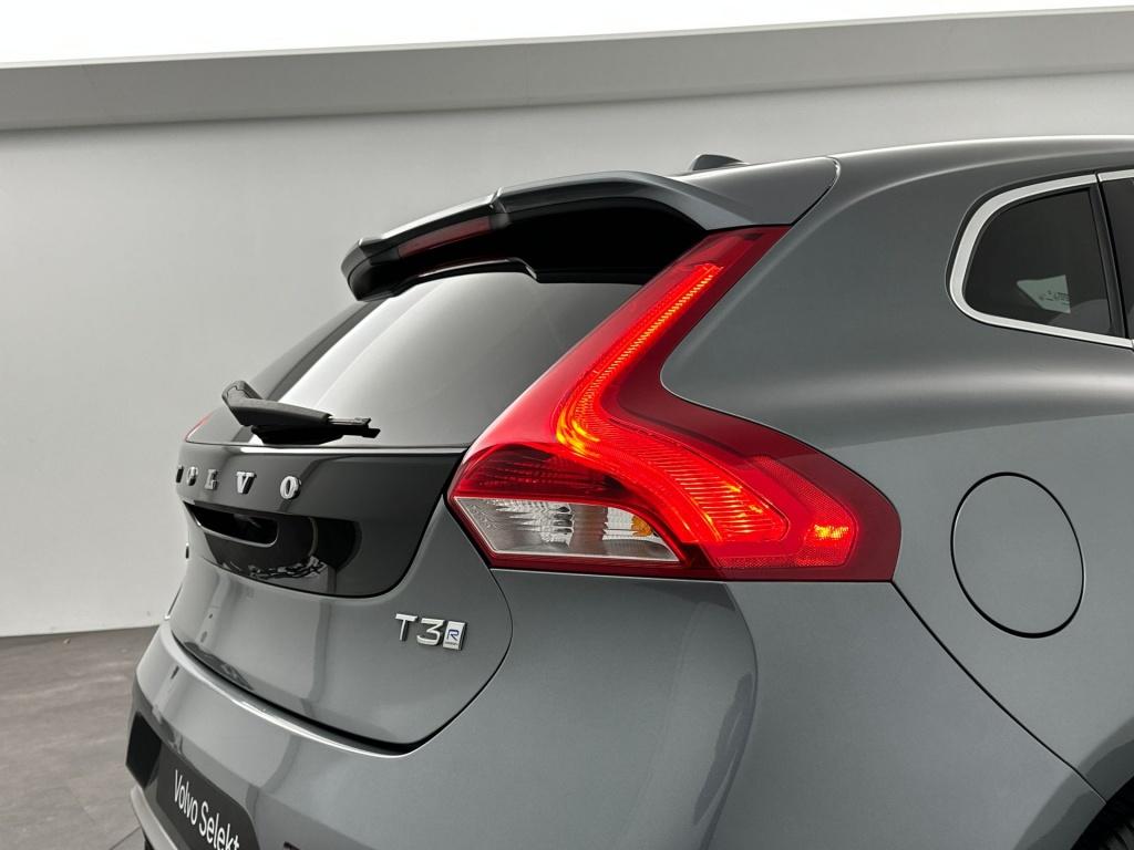 Volvo V40 t3 153pk aut6 polar+ sport| panodak| camera| h&k sound| trekhaak