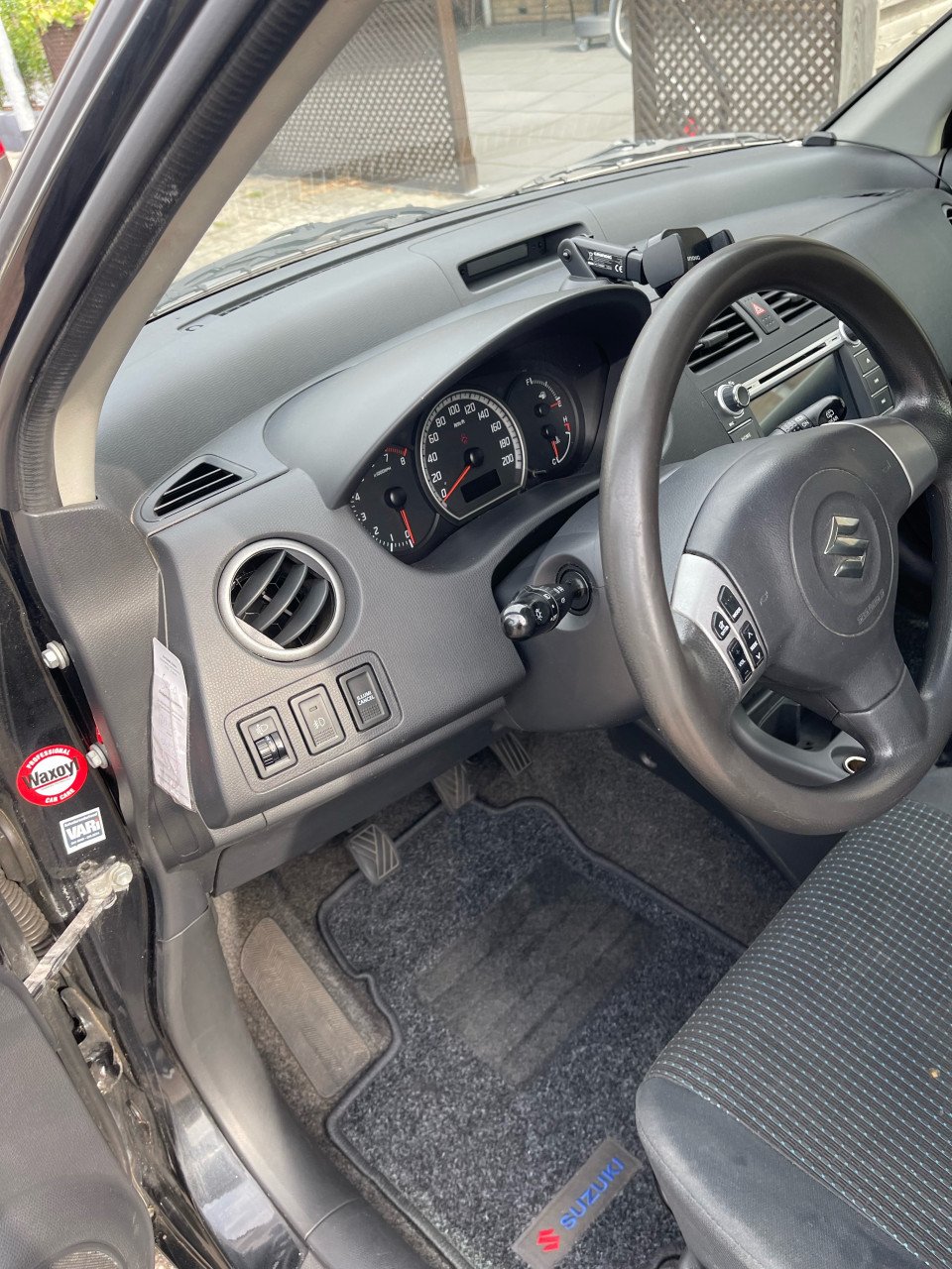 Suzuki swift 1.3 exclusive