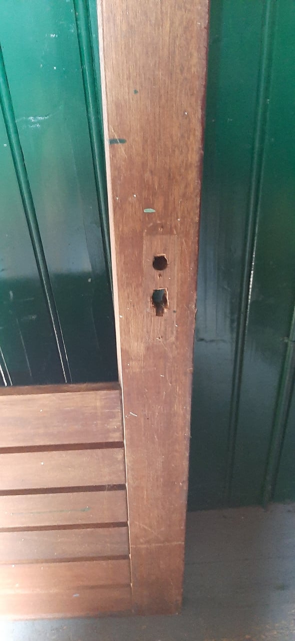 Hardhouten achterdeur 191x72cm met raamopening