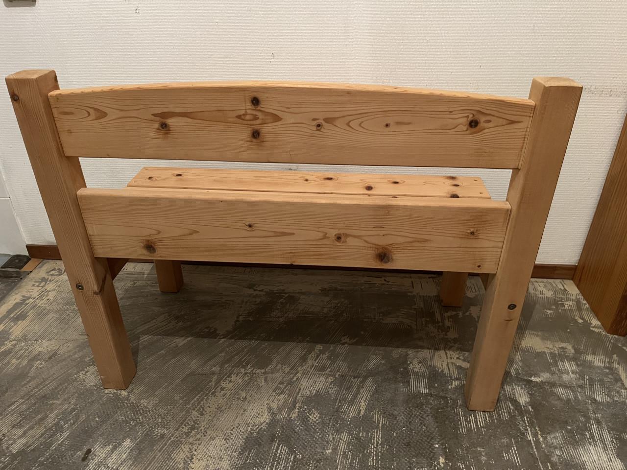 Grenen kinderbankje