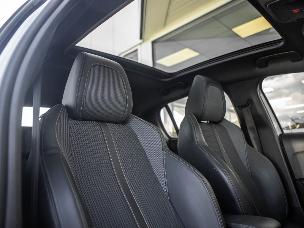 Peugeot 208 1.2 puretech 100pk gt-line automaat | panoramadak | navigatie |