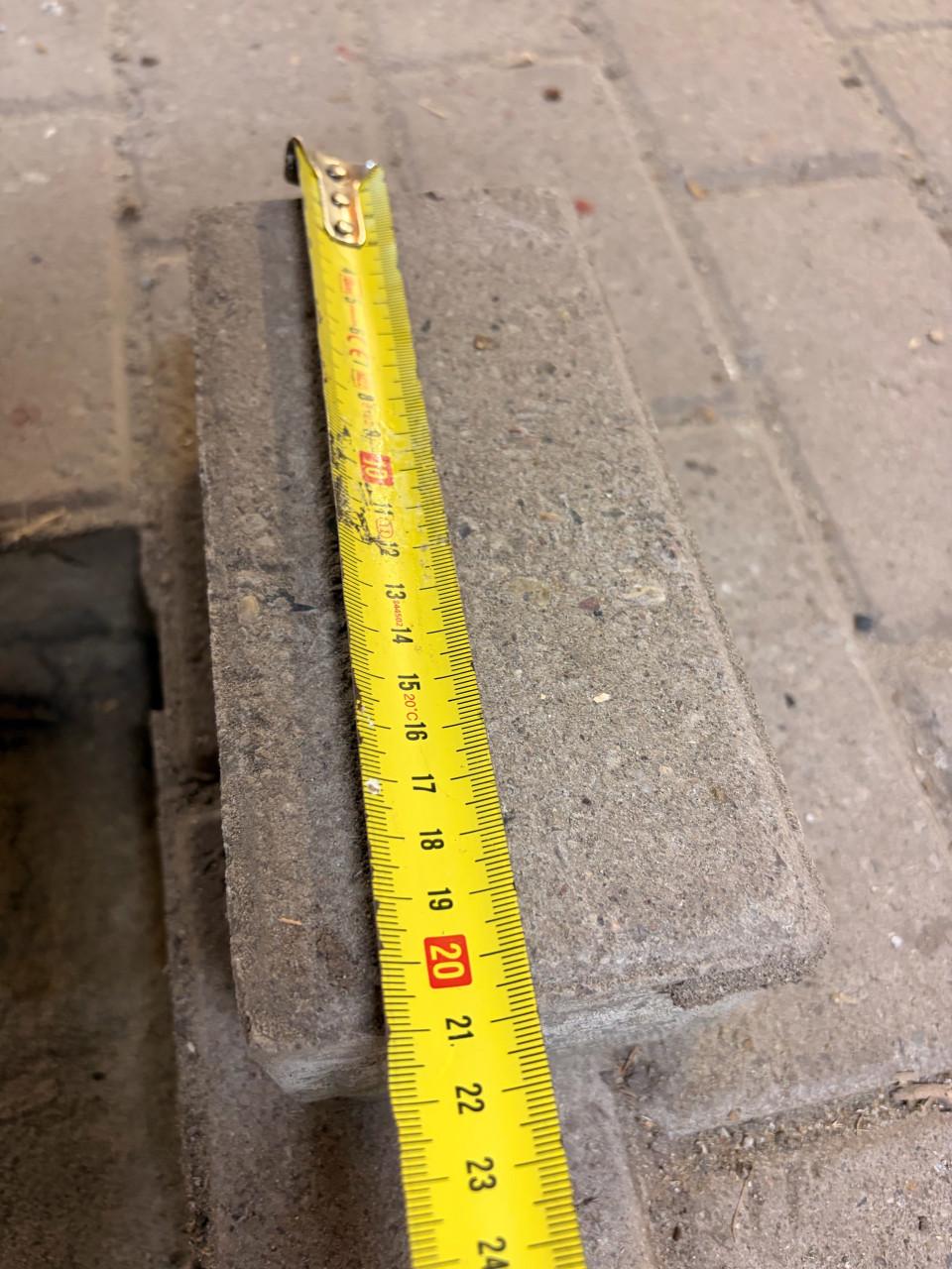 Tienduimers  beton 70m2 gratis af te halen