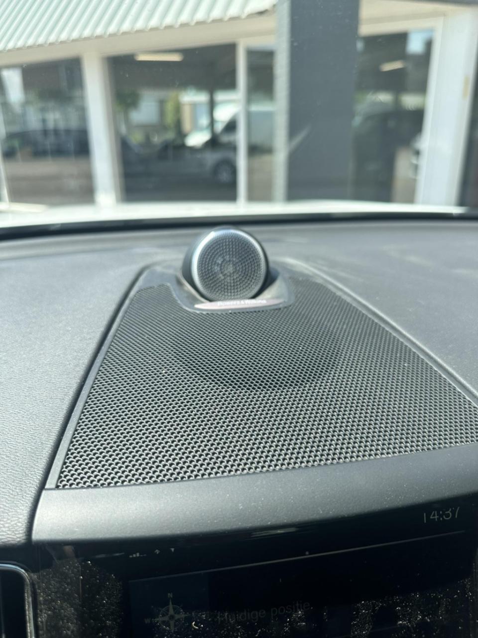 Volvo XC60 2.0 d5 awd r-design luchtvering | standkachel