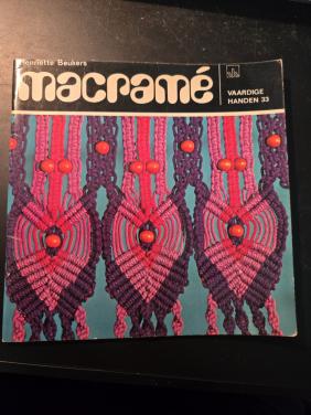 Instructieboekje Macramé Vaardige Handen Henriette Beukers. 1971