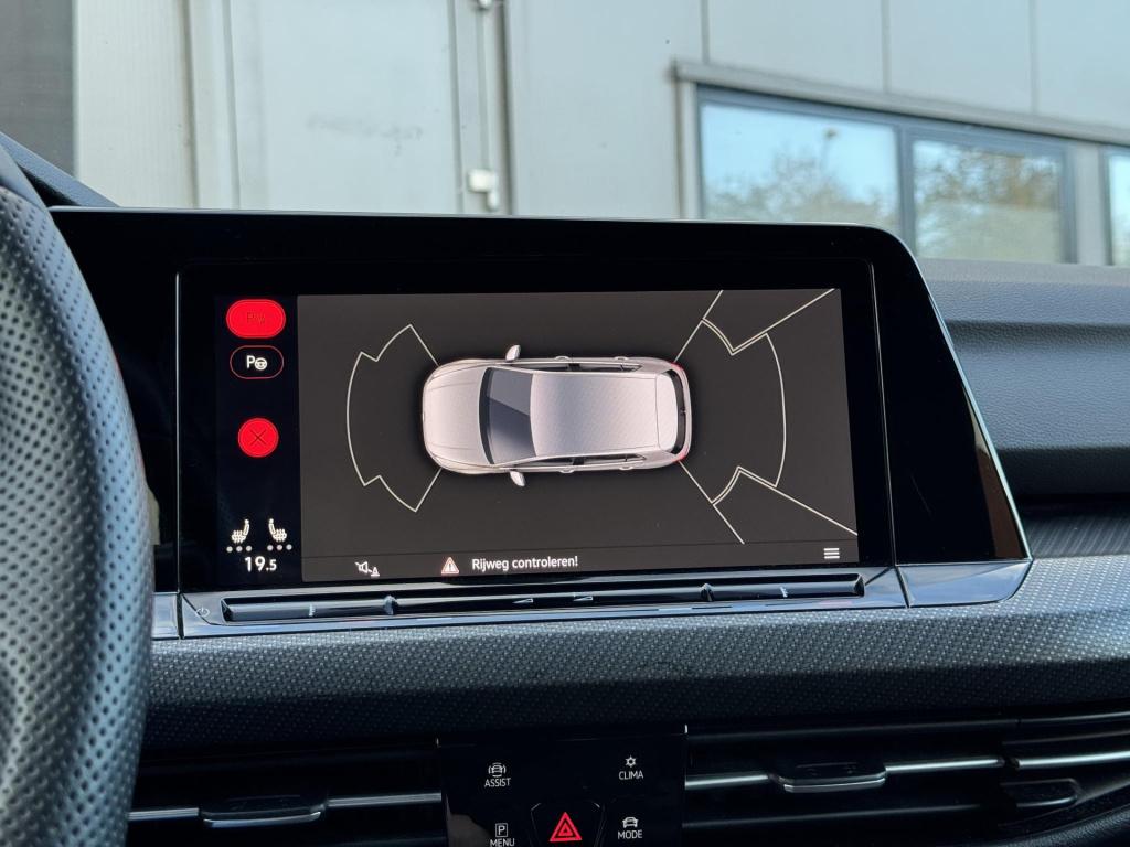 Volkswagen Golf 1.5 etsi r-line 150pk nl-auto + afneembare trekhaak!