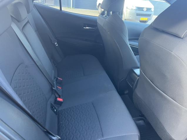 Toyota Corolla 1.8 hybrid comfort | 18" lmv | trekhaak | climate