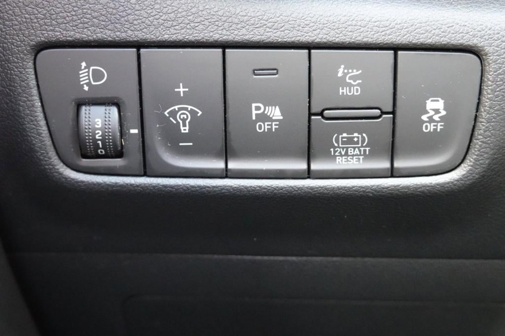 Hyundai Kona 1.6 gdi hev fashion sky