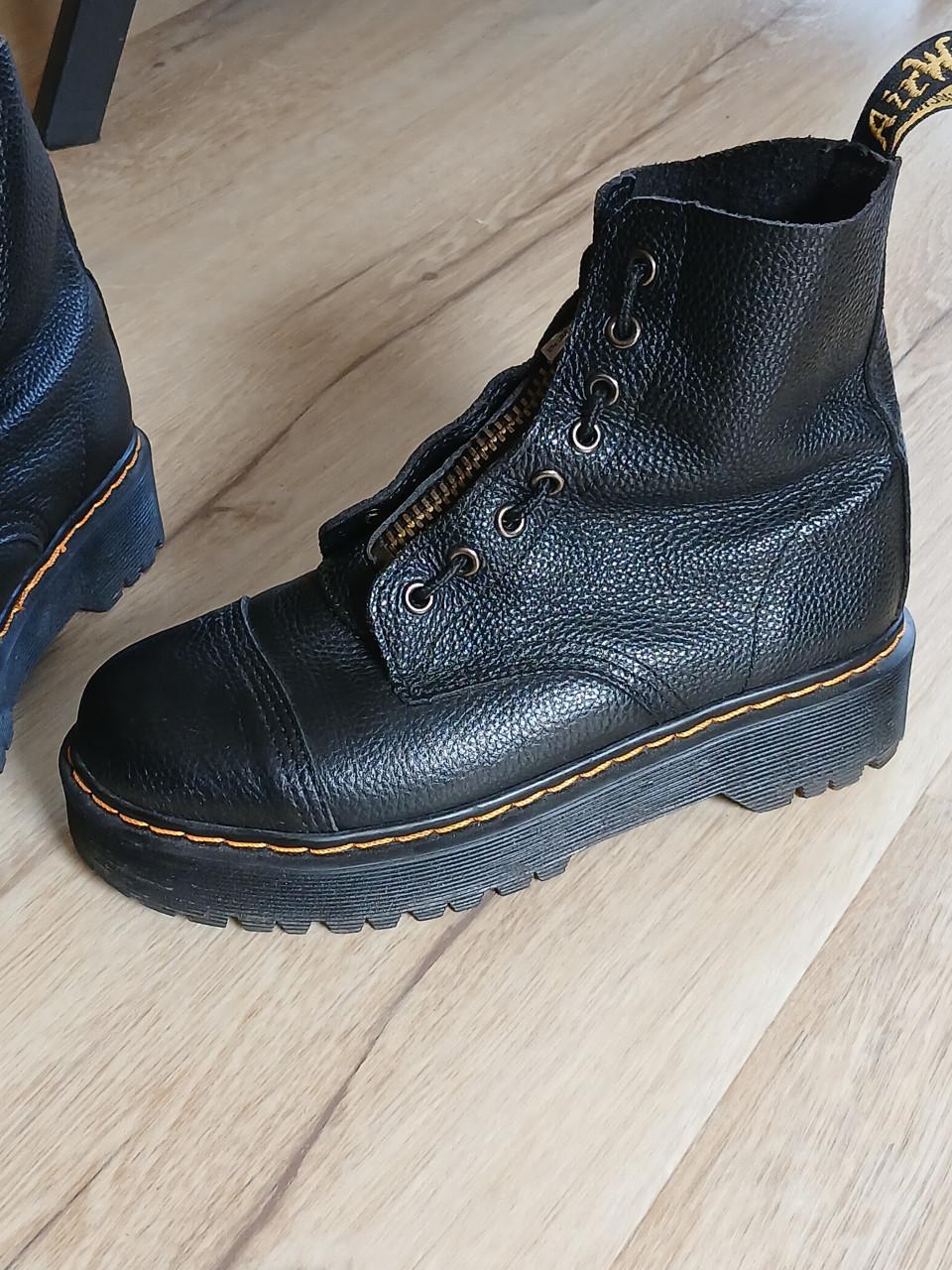 Te koop, Dr.Martens