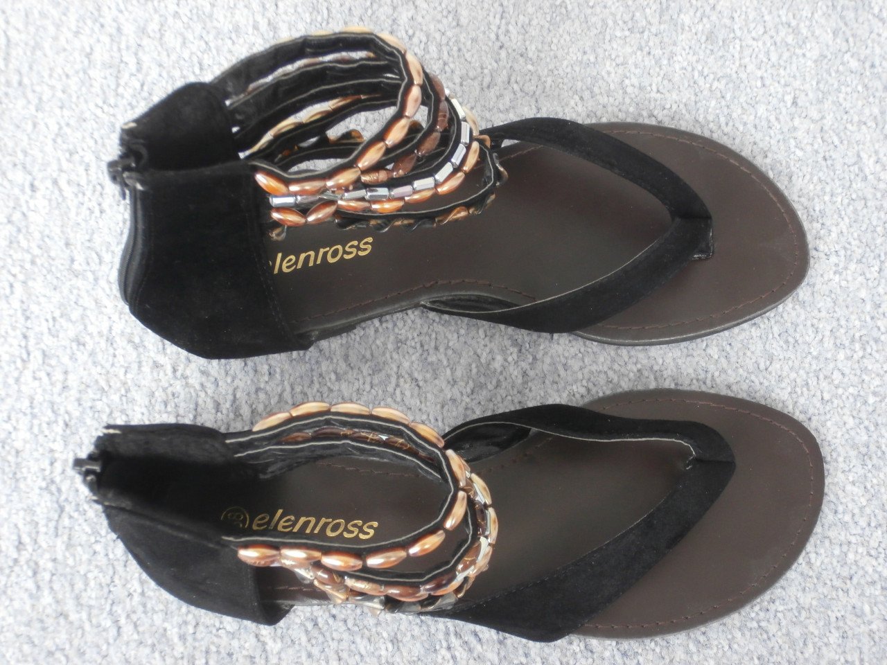 Nieuwe  Dames Teenslippers  Maat 38   voor  € 12,50
