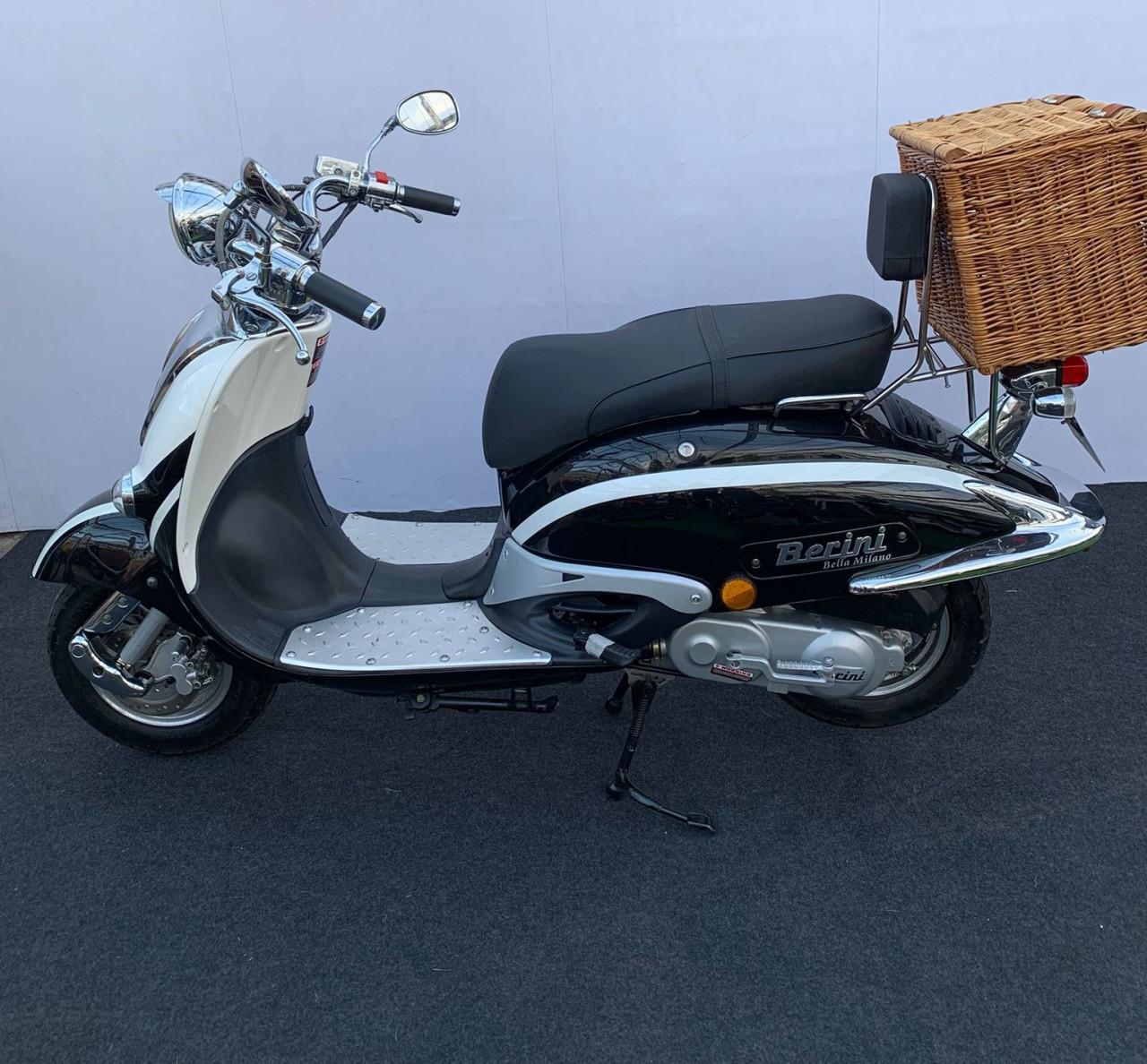 Tweedehands  Berini scooter met mand