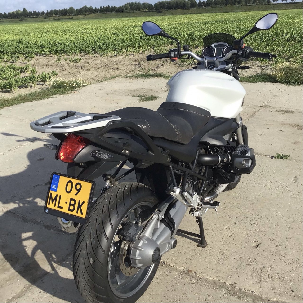 * LENTE AANBIEDING * bmw r1200r r 1200 r DOHC 2011 83000 km