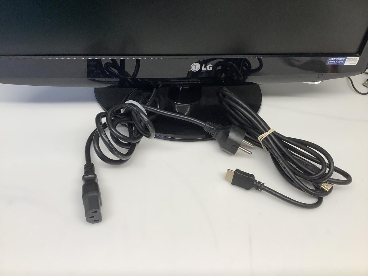 Lcd tv van LG, 22 inch ( ca,55cm )