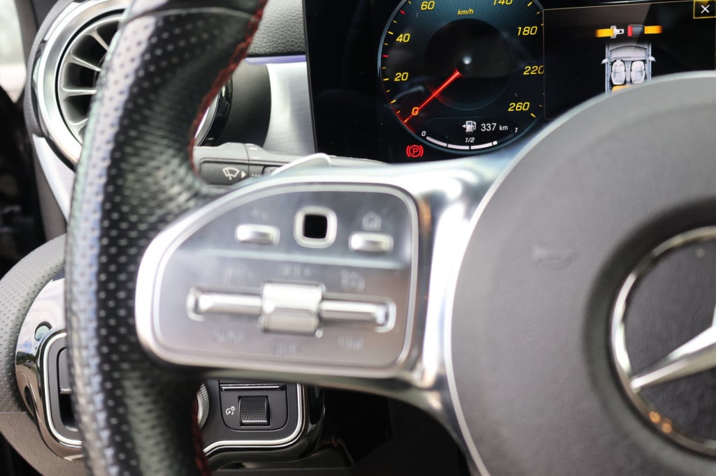 Mercedes-Benz A-Klasse 250 e business solution amg limited l mbux l camera 