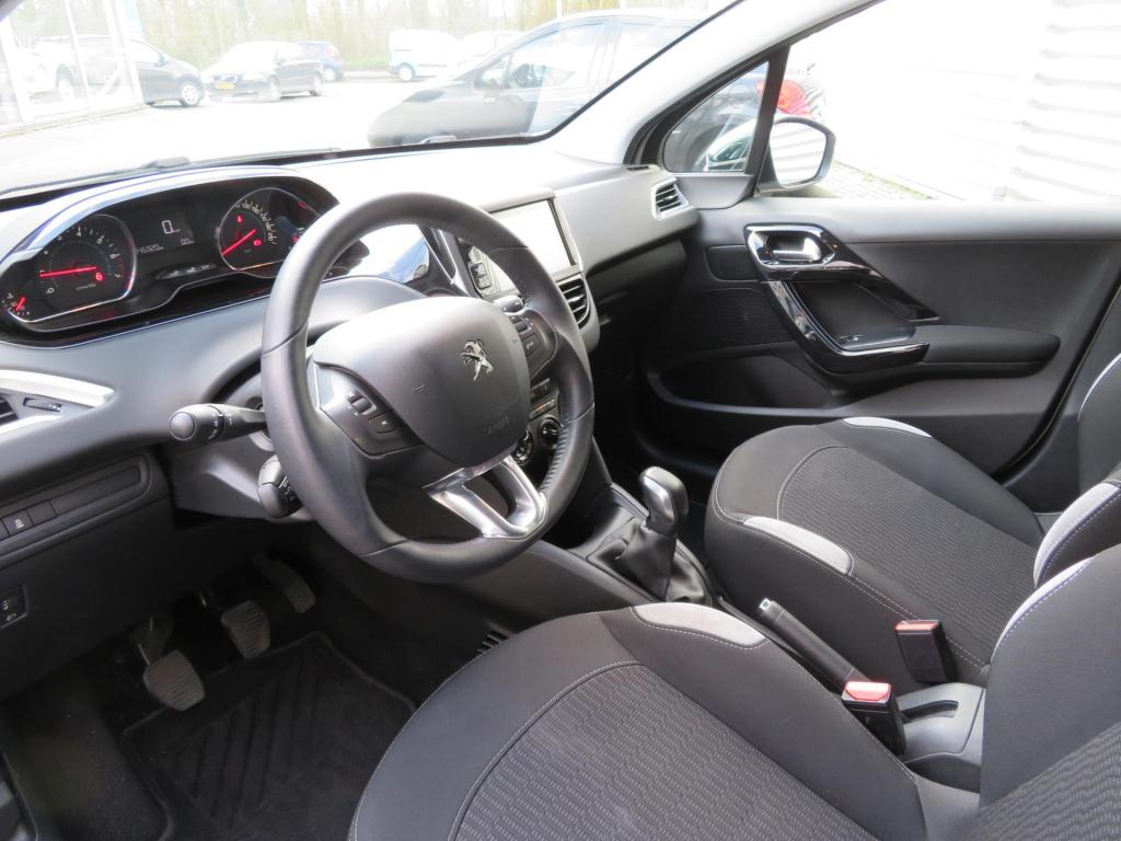 Peugeot 208 1.2 vti 82 style 5-drs airco/lmv/trekhaak