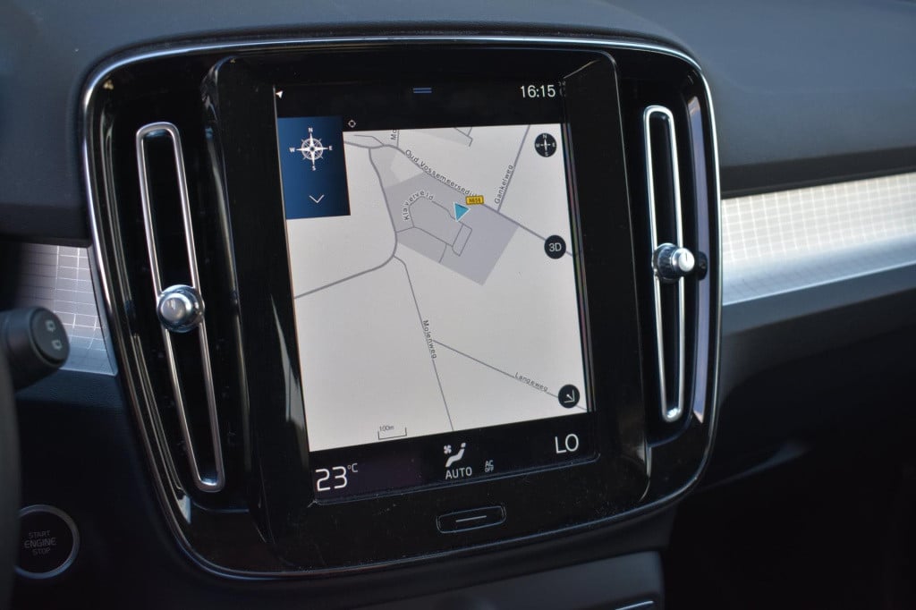 Volvo XC40 1.5 t2 | trekhaak | camera | apple carplay | android auto | adap