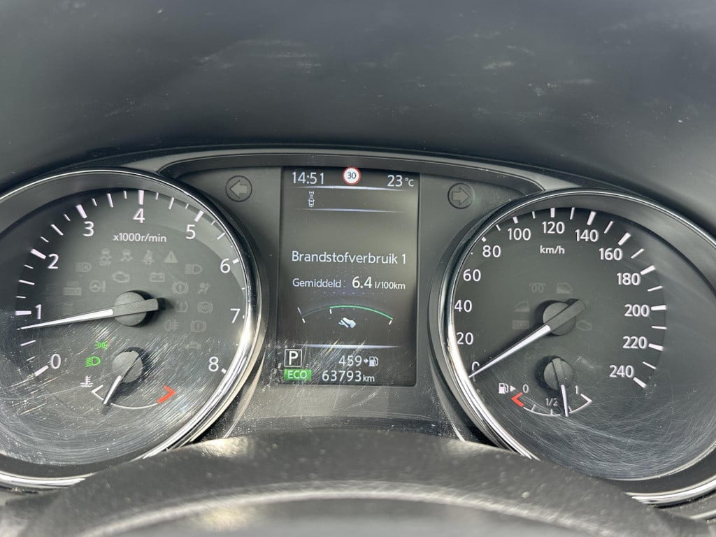 Nissan Qashqai 1.2 n-connecta | navigatie | 360° camera | trekhaak | keyles