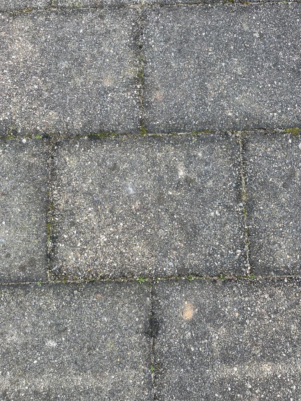 Tuintegels 40x30 en grind gratis af te halen