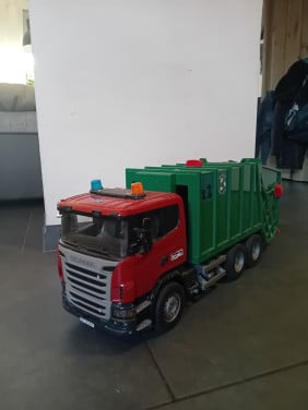 Bruder vuilniswagen scania