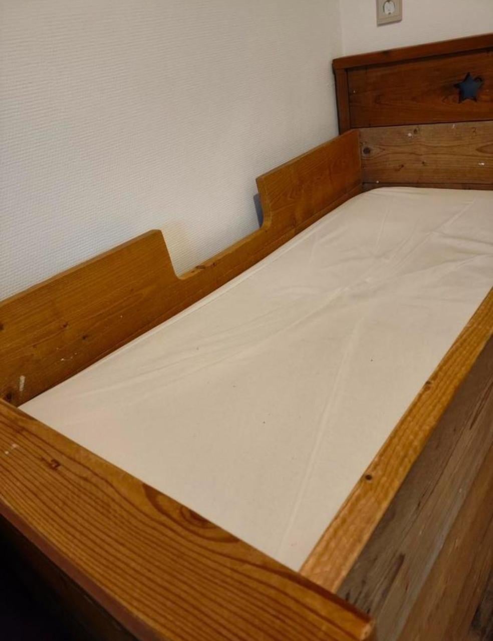 Peuterbed steigerhout