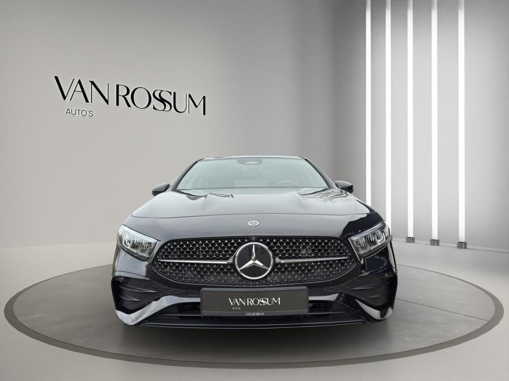 Mercedes-Benz A-Klasse 250 e amg line panoramadak | 19"velg | sfeer | elekt