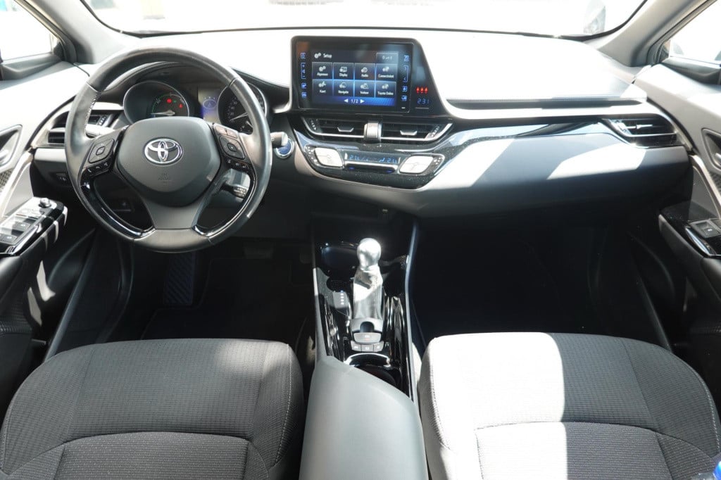 Toyota C-hr 1.8 hybrid adventure