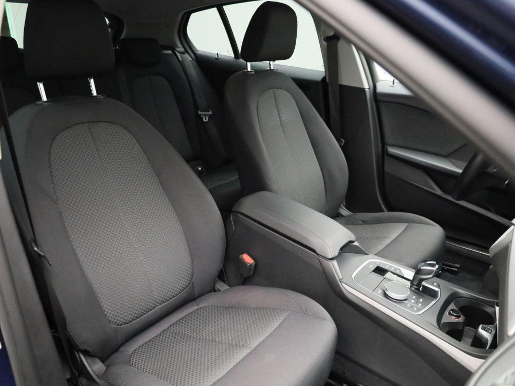 BMW 1 Serie 118i business edition | automaat | apple carplay / android auto