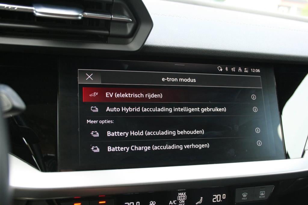 Audi A3 sportback 40 tfsi e s-line / pano / leer / matrix / camera / b&o