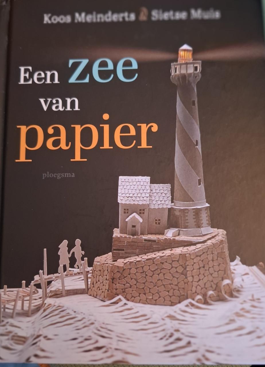Een zee van papier, door Koos Meinderts & Sietse Muis