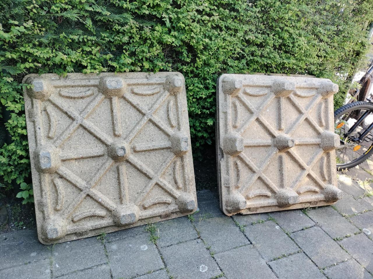 4 pallets van geperst hout