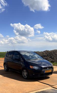 MITSUBISHI COLT