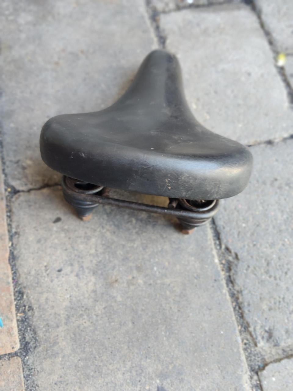 Te koop allerlei fiets onderdelen