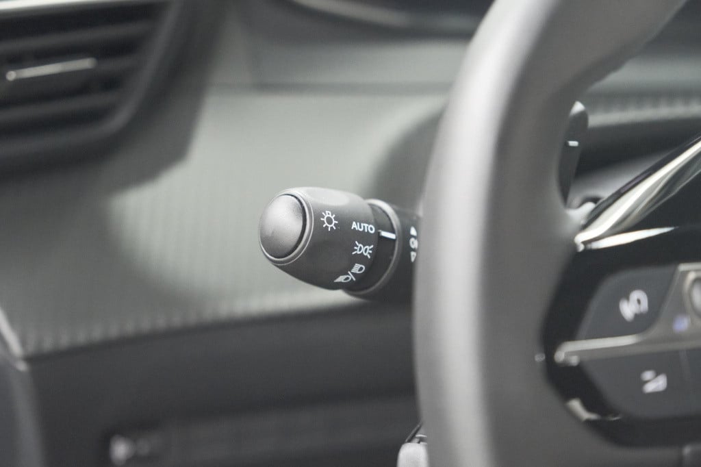 Peugeot 2008 puretech 130 eat8 allure | camera | navigatie | parkeersensore